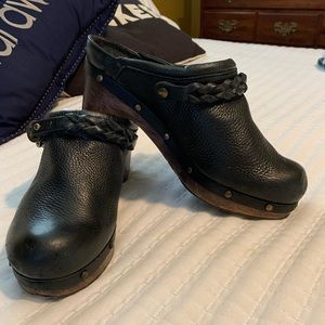 Johnson and Murphy clogs size 7